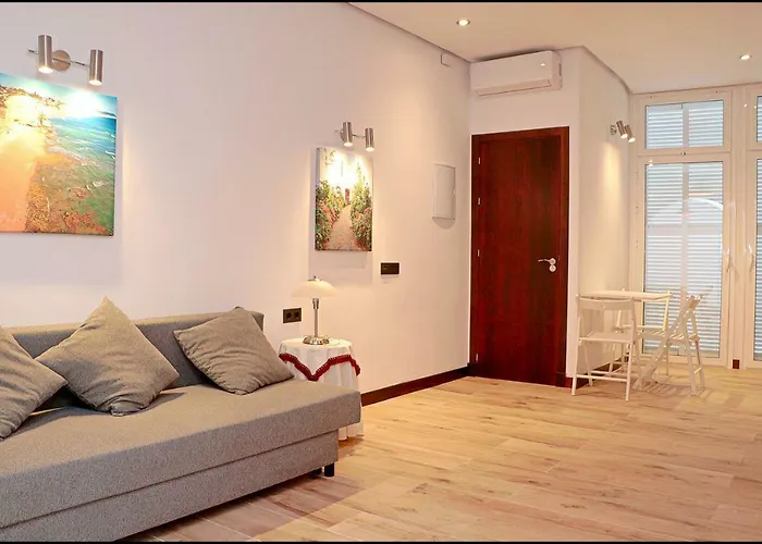 Cerca De Playa Y Centro